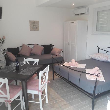 Nessa & Meli Apartment Макарска Екстериор снимка
