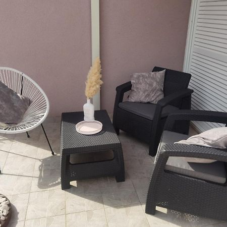 Nessa & Meli Apartment Макарска Екстериор снимка