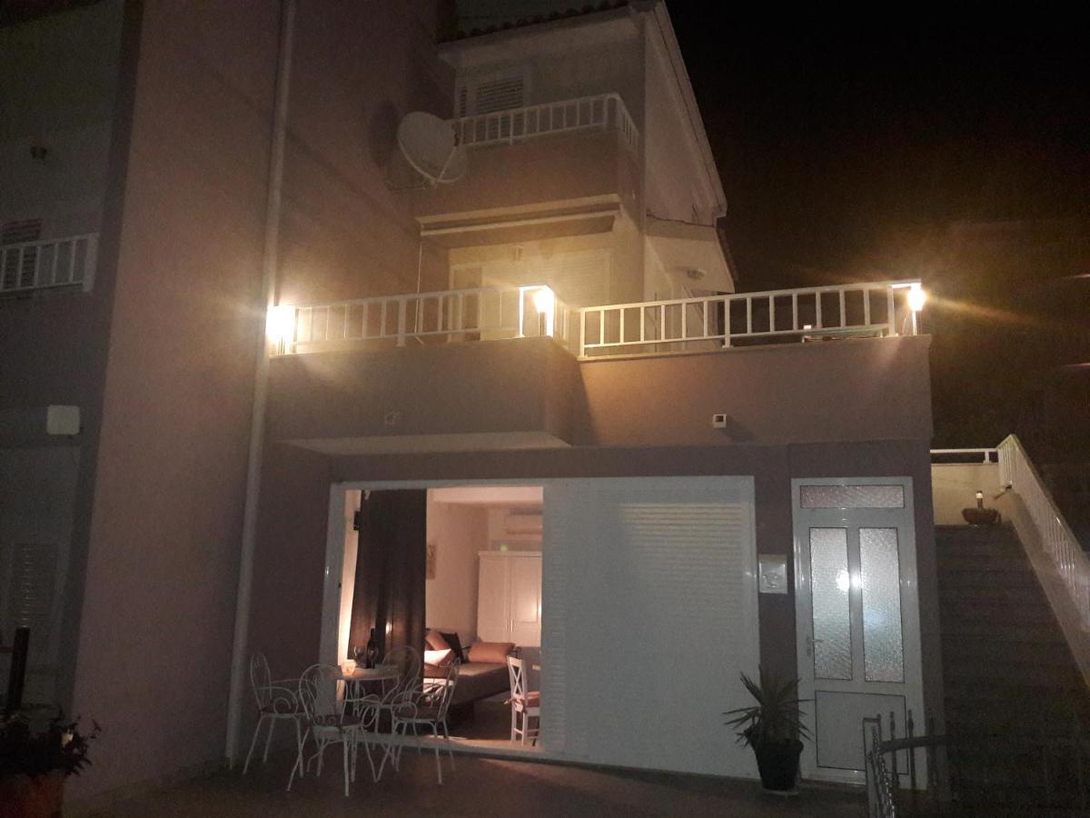 Nessa & Meli Apartment Макарска Екстериор снимка