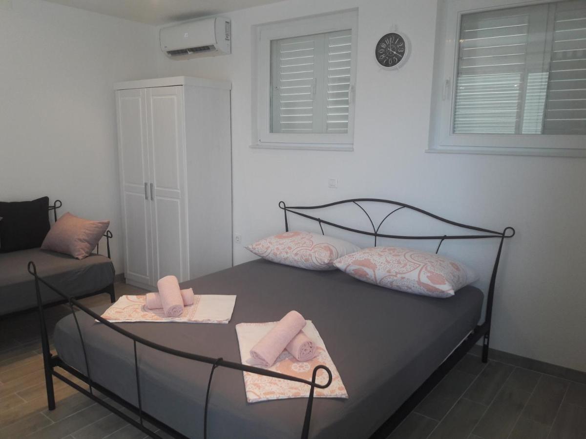 Nessa & Meli Apartment Макарска Екстериор снимка