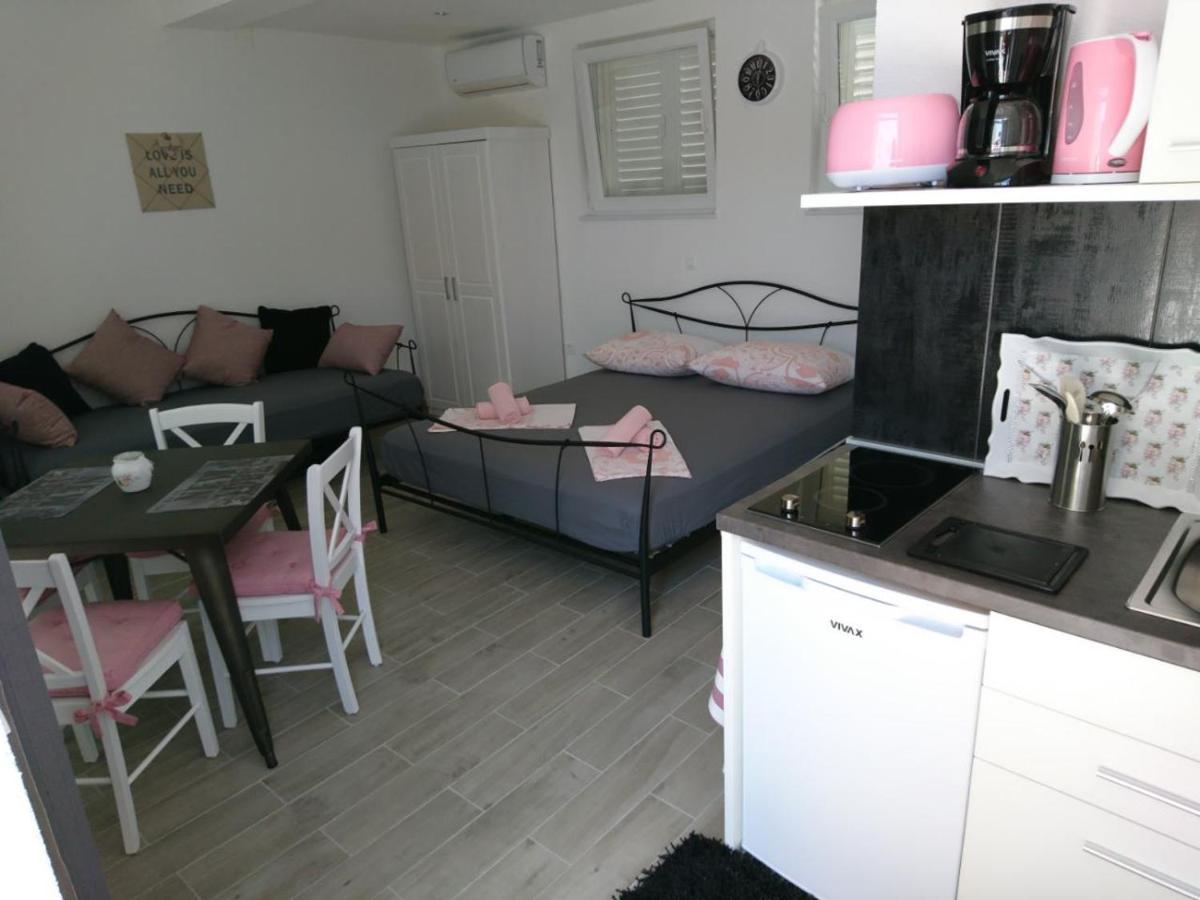 Nessa & Meli Apartment Макарска Екстериор снимка
