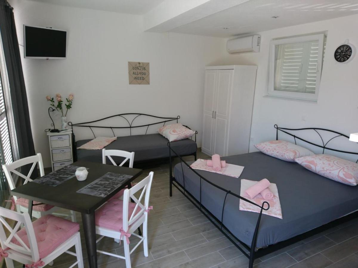 Nessa & Meli Apartment Макарска Екстериор снимка