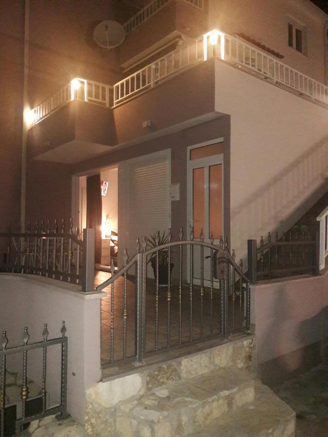 Nessa & Meli Apartment Макарска Екстериор снимка