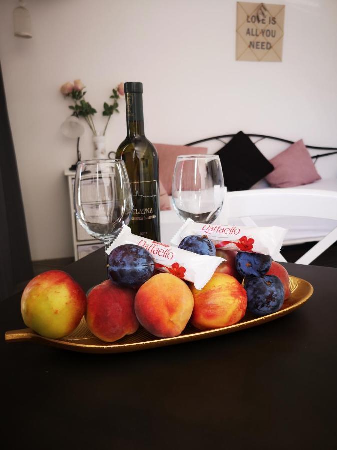 Nessa & Meli Apartment Макарска Екстериор снимка