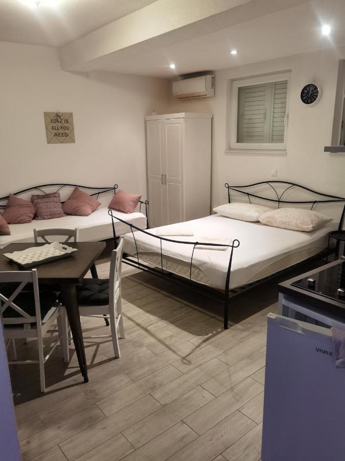 Nessa & Meli Apartment Макарска Екстериор снимка